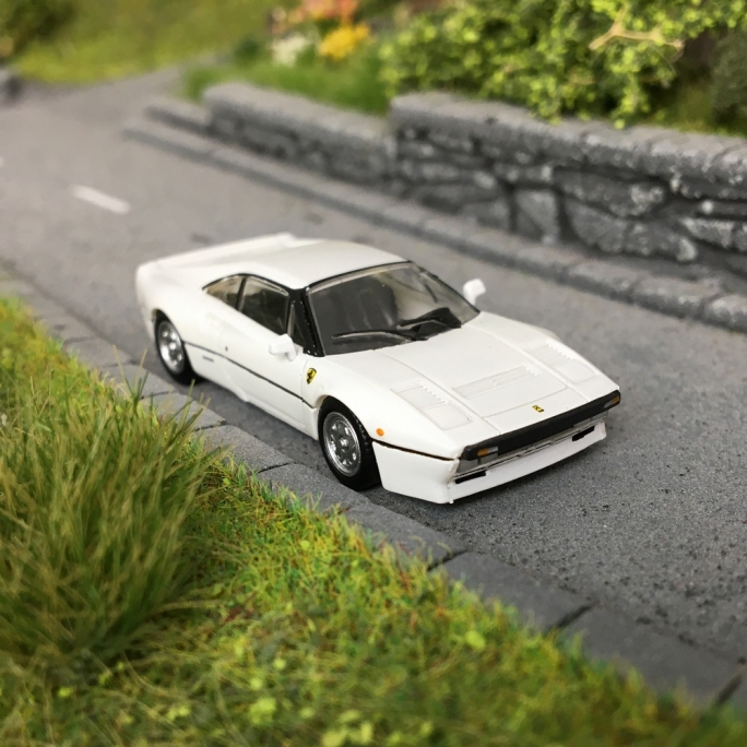 Ferrari 288 GTO Blanche-HO 1/87-PCX87 0043