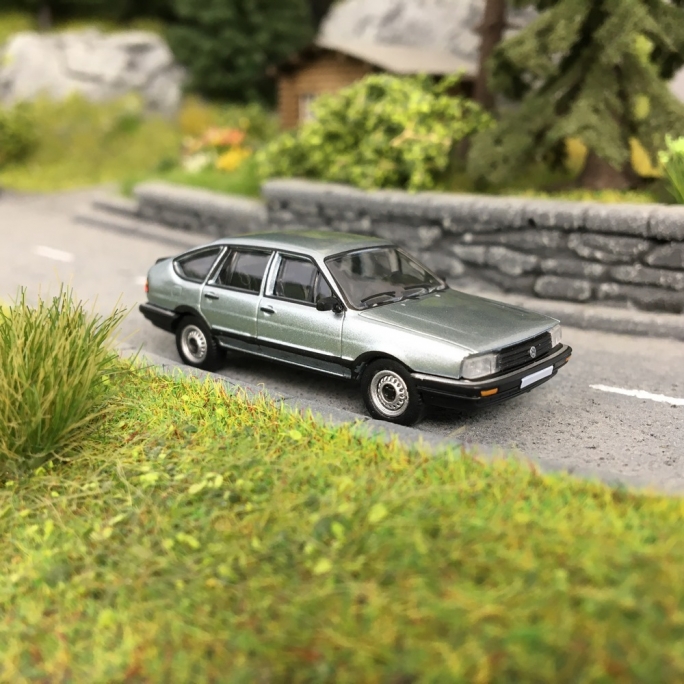 Volkswagen Passat B2 Argent-HO 1/87-PCX87 0078