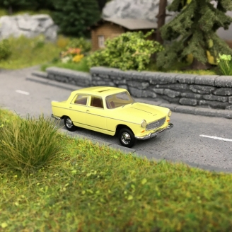 Peugeot 404 Jaune pale Toit ouvrant-HO-1/87-BREKINA 29023