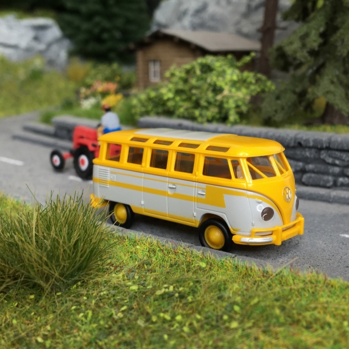 Combi VW T1b Samba-HO-1/87-BREKINA 31845