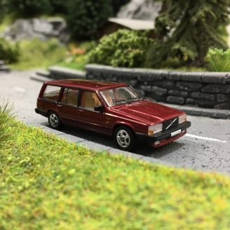 Volvo 740 Break Bordeaux-HO 1/87-PCX870113