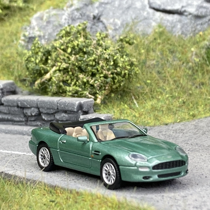 Aston Martin DB7 Cabriolet vert Métal - HO 1/87 - PCX870144