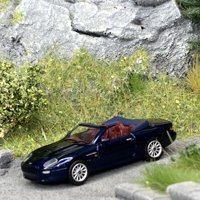 Aston Martin DB7 Cabriolet Bleu foncé métal - PCX870147 - HO 1/87