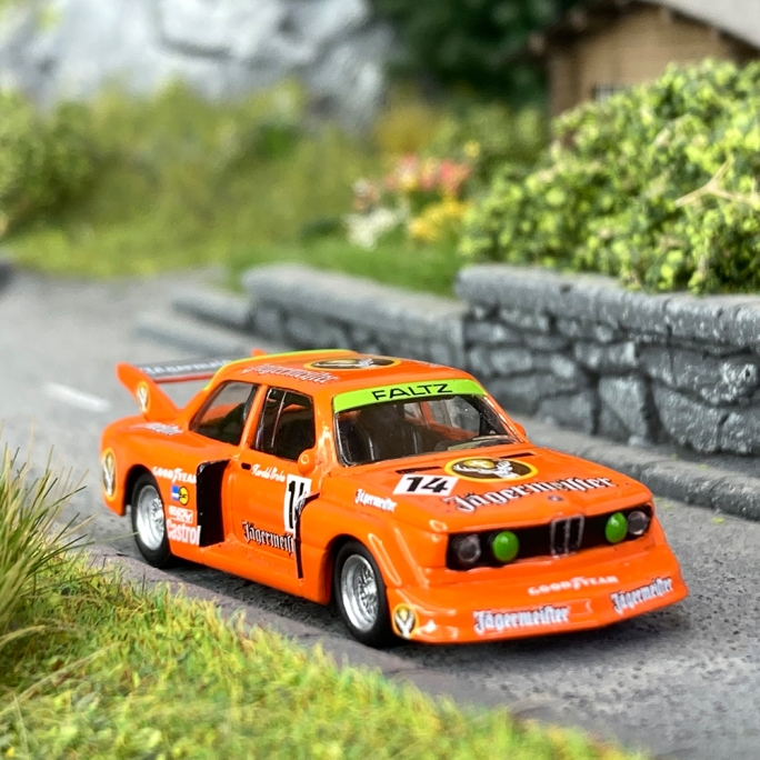 BMW 320i DRM orange  - SCHUCO 452661100 - HO 1/87