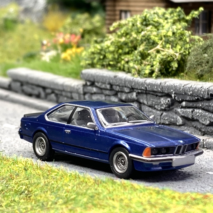 BMW 635 CSi, bleu métallique - BREKINA 24351 - HO 1/87