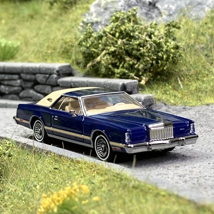 Lincoln Continental Mark V, Bleu Foncé - PCX870352 - HO 1/87