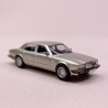 Jaguar XJ40, Beige métallisé - PCX 870160 - HO 1/87