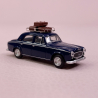 Peugeot 403 bleu Amiral, galerie et valises - SAI 1821 - HO 1/87