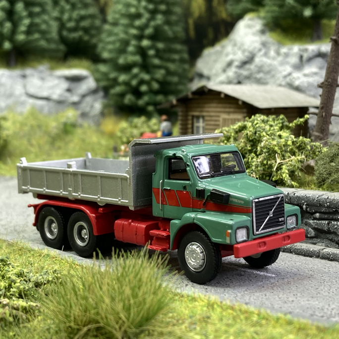 Camion Volvo N10, Benne, Vert - BREKINA 85650 - HO 1/87