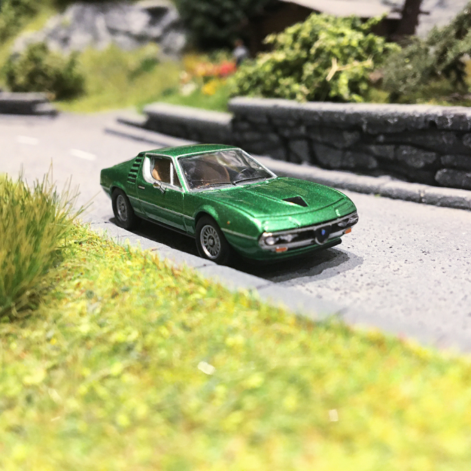 Alfa Romeo Montreal Vert métal - PCX870359 - HO 1/87