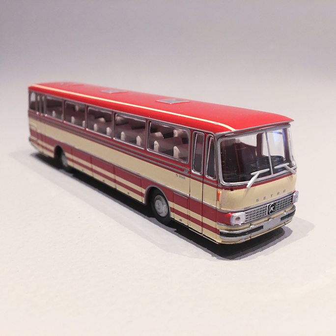 Bus Setra S 150 H, Beige / Rouge - BREKINA 56050 - HO 1/87