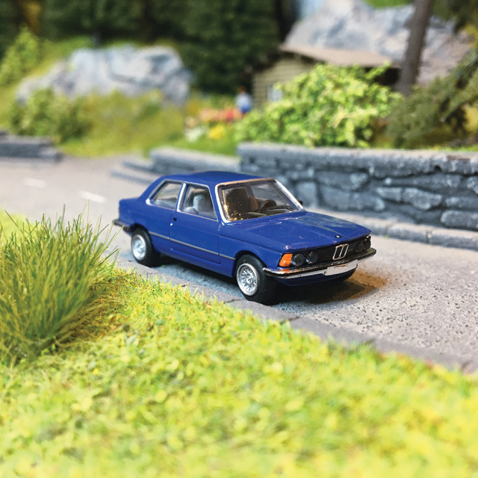 BMW 323i Bleu - BREKINA 24304 - HO 1/87