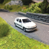 Renault Clio 2, 4p, Blanche, avec personnages - SAI 1642 - 1/87