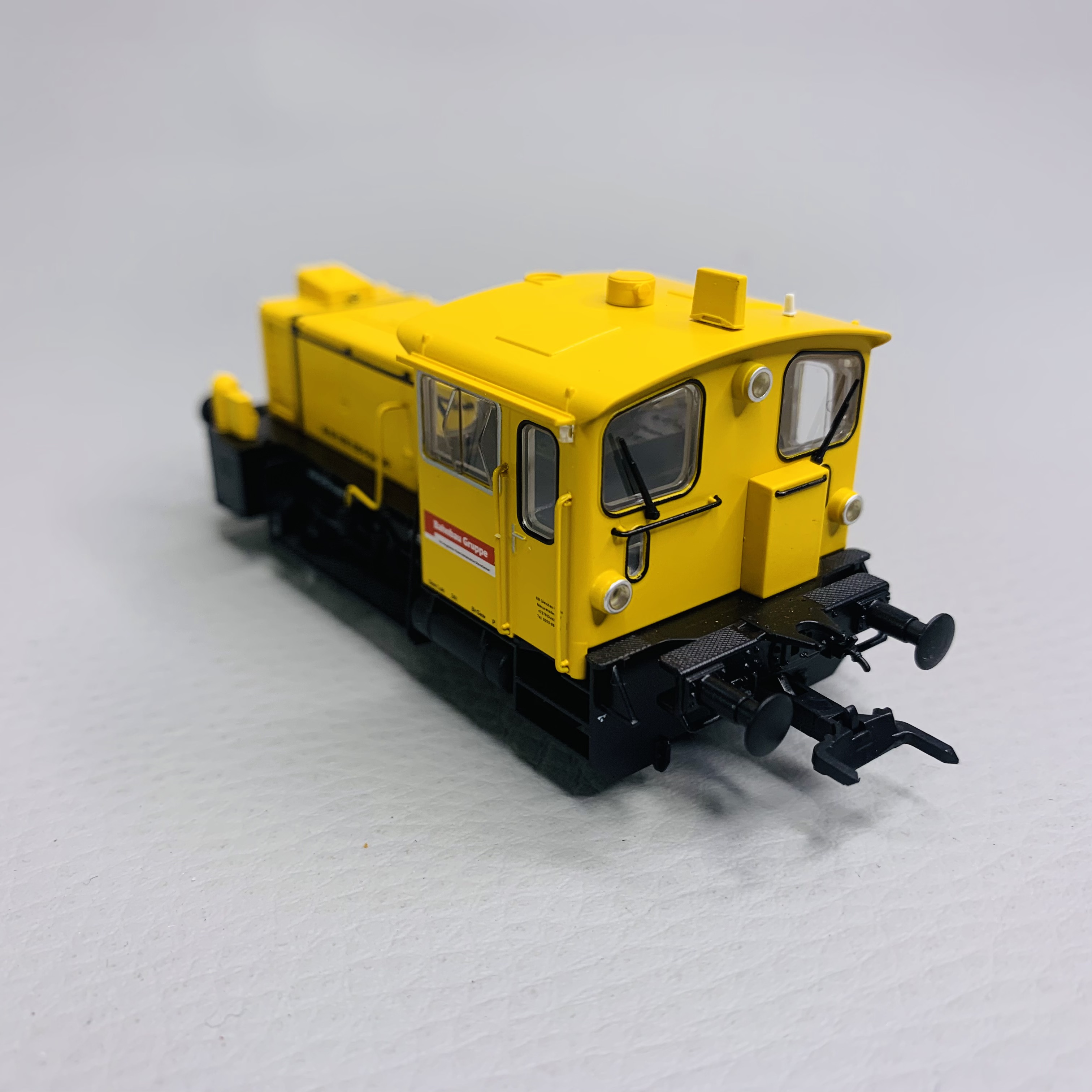 Locomotive diesel 335 220-0, DB AG, Ep V et VI, attelages digital, digital  son - ROCO 72021 - HO 1/87