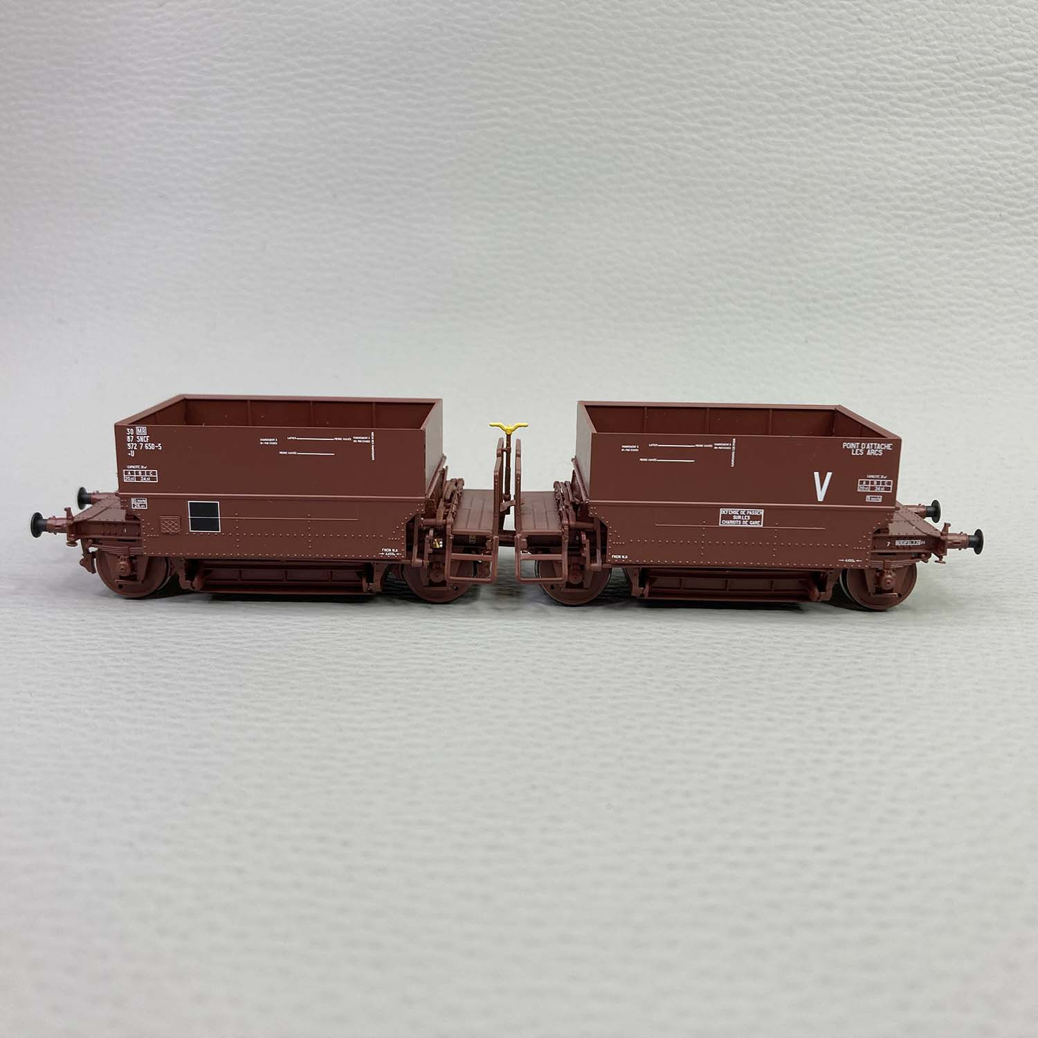 Busch - Modélisme : Matériel de flocage : Ballast liège - Train