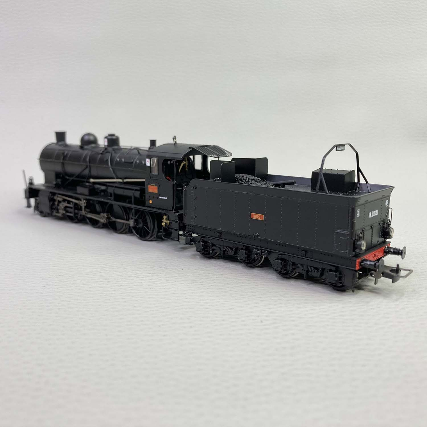 Train HO miniature, CC14015 JOUEF 2423, Les belles locomotives