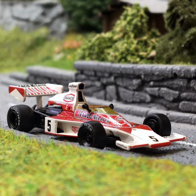 Mc Laren M23, Formule 1, E. Fittipaldi, Rouge et Blanc - Brekina 22952 - 1/87