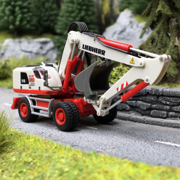 Liebherr A 918 Litronic Pelle à pneus, Blanc et rouge - Herpa 316491 - 1/87