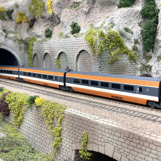 3 voitures TGV Sud Est, 2 CL, "inauguration Paris-Lyon 1981", Sncf, Ep IV - JOUEF HJ3015 - HO 1/87