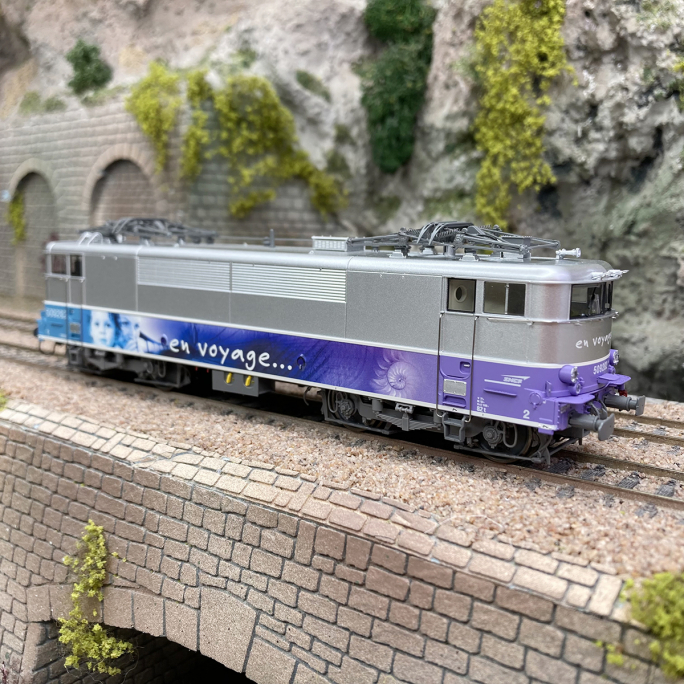 Locomotive électrique BB 509282, "En Voyage", Dijon-P., SNCF, Ep V et VI - REE MB199 - HO 1/87