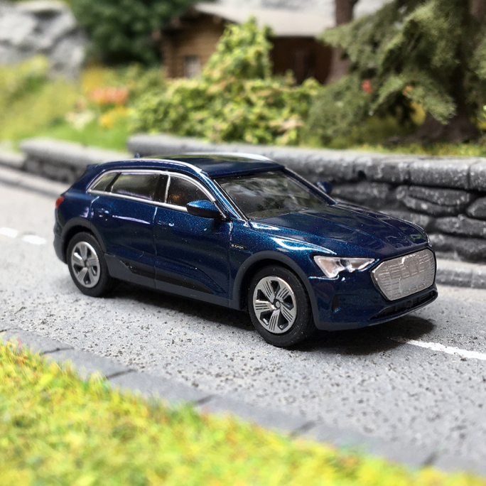 Audi E-tron 2020, Bleu foncé - Minichamps 870018222 - HO 1/87