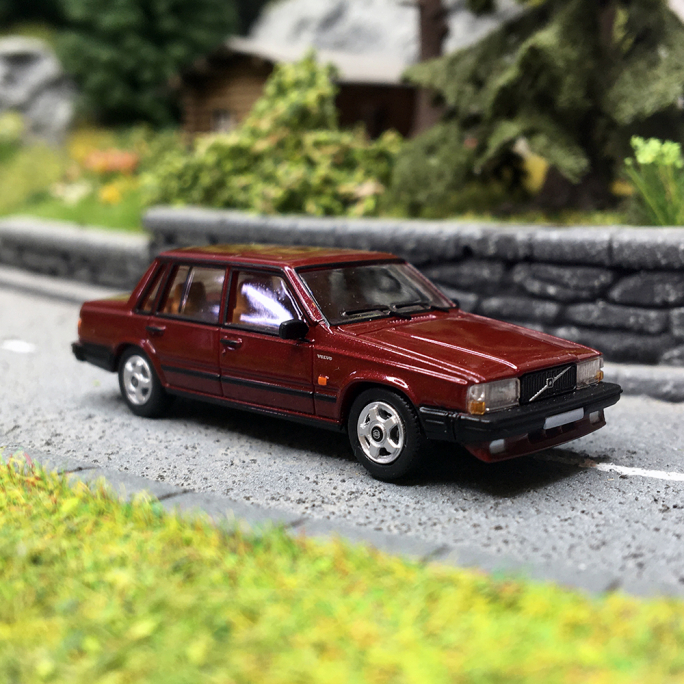 Volvo 740, Rouge - PCX870663 - HO 1/87