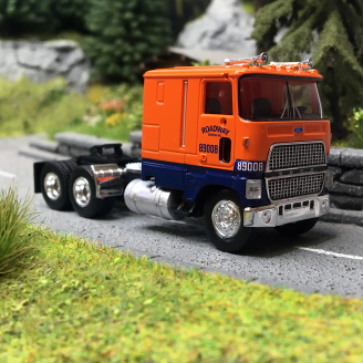 Camion, tracteur Ford CLT 9000 Roadway, Orange - Brekina 85858 - HO 1/87