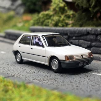 Peugeot 205 GE, Blanc - Ree Modeles CB149 - HO 1/87