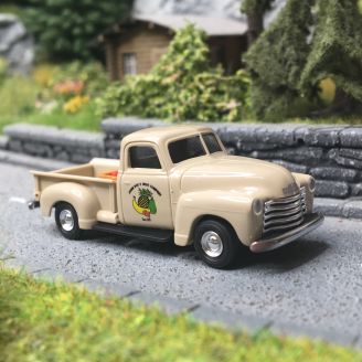 Chevrolet Pick-Up, Fruit Company avec charge de fruits, Marron crème - BUSCH 48245 - HO 1/87