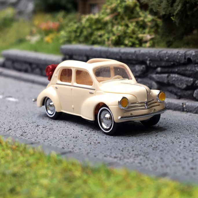 Renault Cabriolet 4CV, Beige - Busch 46575 - HO 1/87