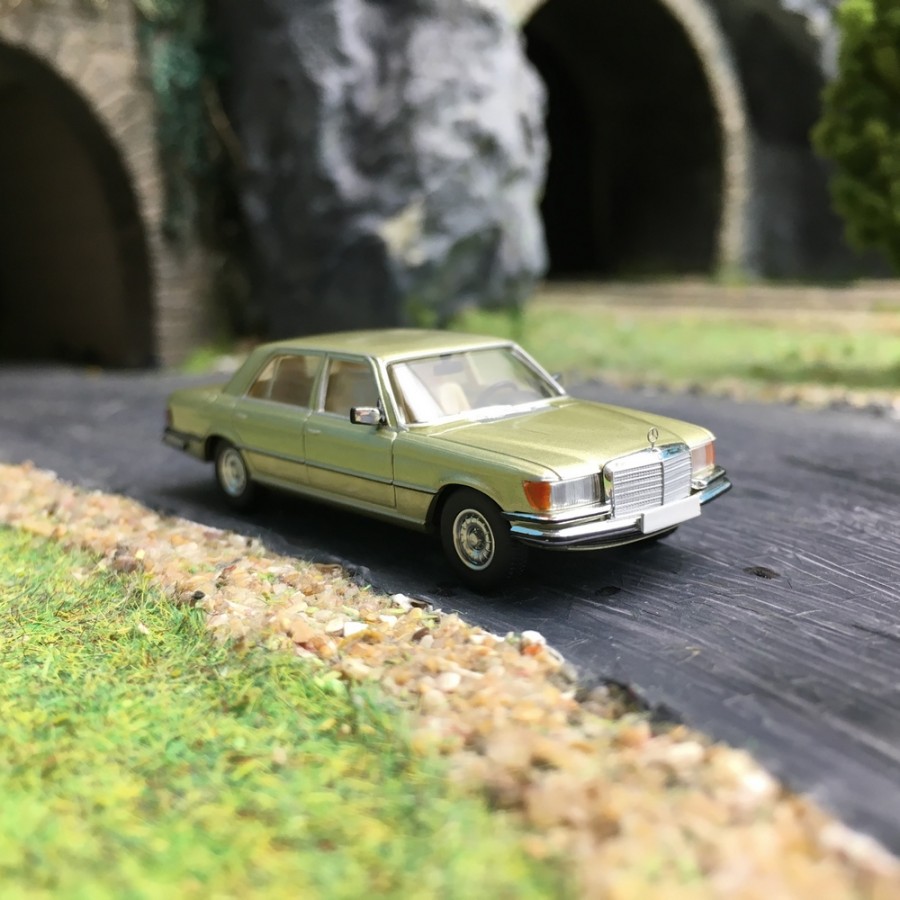 Mercedes 450 SEL-HO 1/87-BREKINA 13155