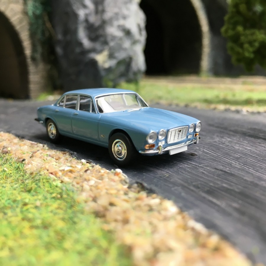 Jaguar XJ6-HO 1/87-BREKINA 13650