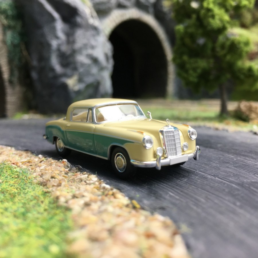 Mercedes 220 S Coupé-HO 1/87-BREKINA 13507