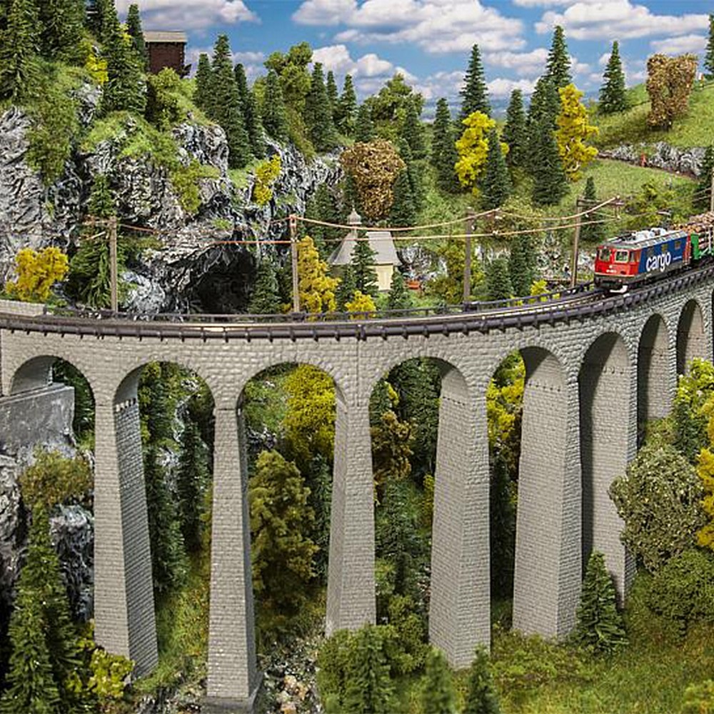 Le viaduc de Frynaudour reconstitué pour l'exposition de modélisme  ferroviaire à Plouha